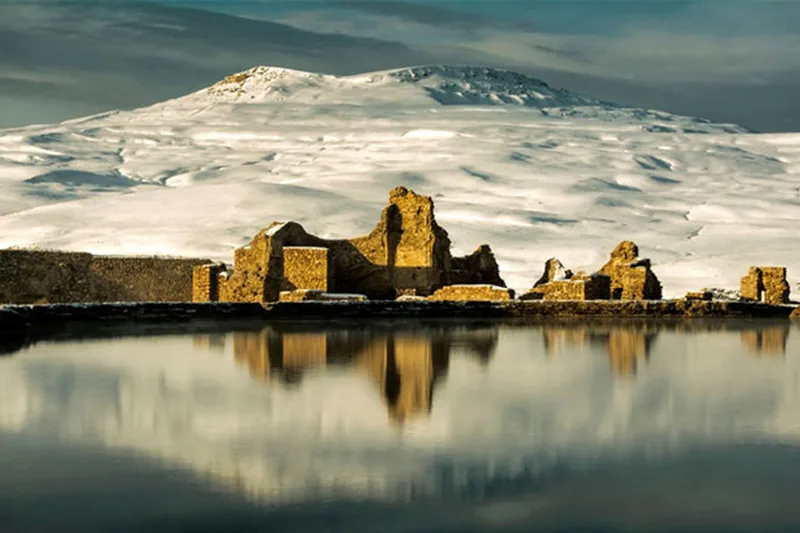Takht-e Soleyman - Takab