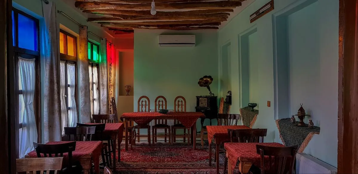 Pasin Traditional Lodge in Shiraz