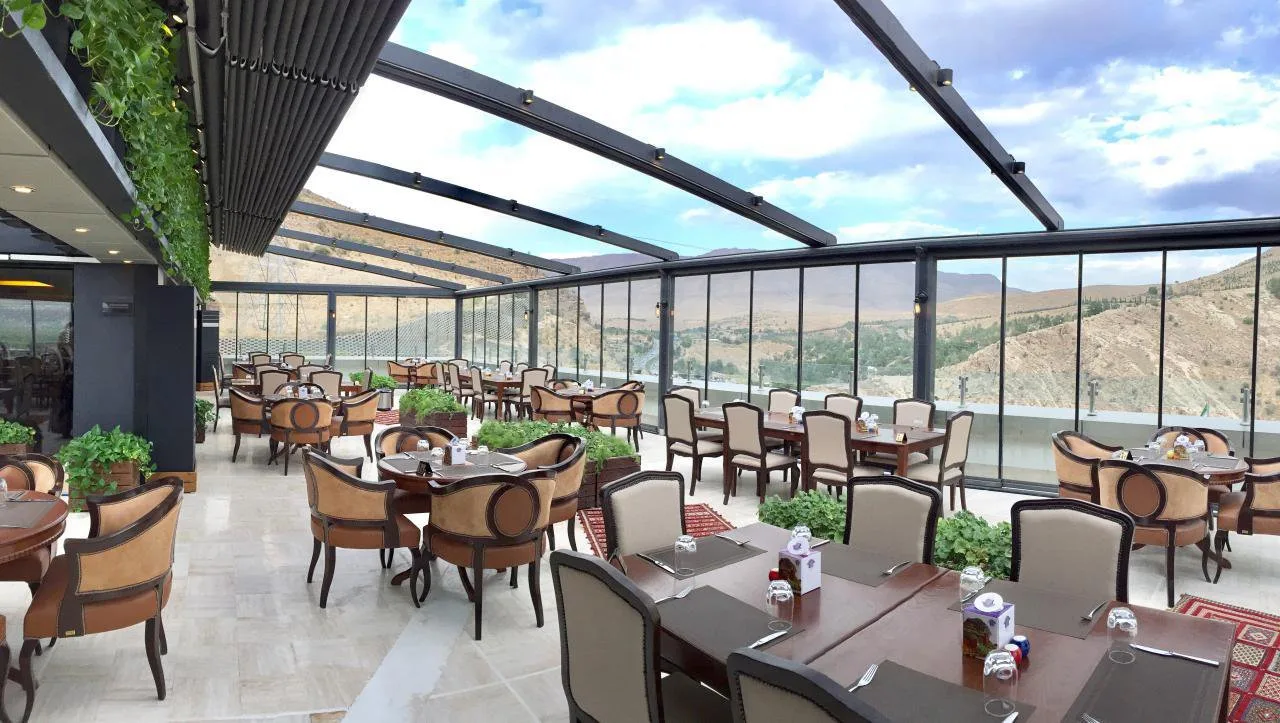 Shiraz Hotel