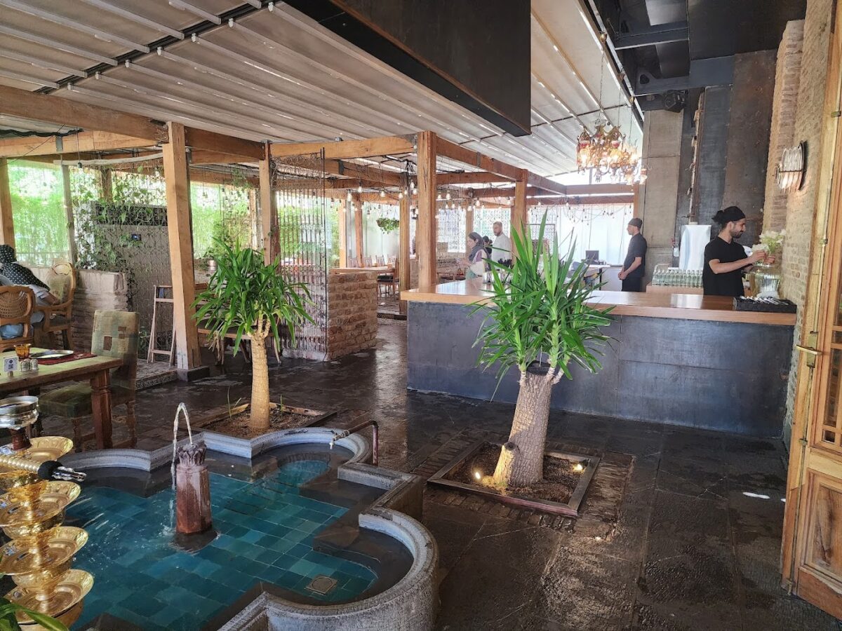 Hestooran Restaurant - Tehran